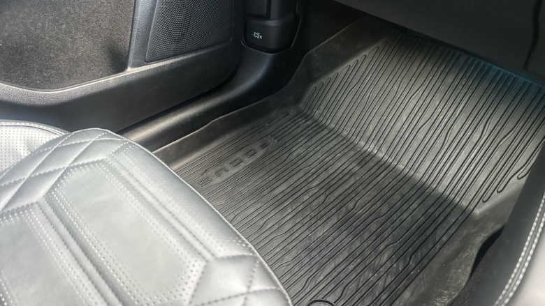 Ford Focus 1.0 EcoBoost Hybrid mHEV 155 Titanium Vignale 5dr Petrol Hatchback